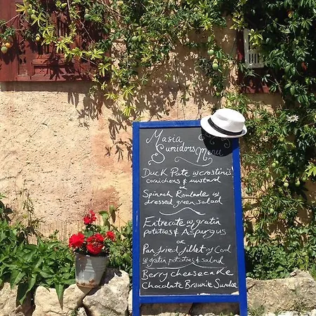 Bed & Breakfast Masia Sumidors 3*